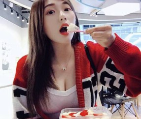 小孩发烧耳朵温度不一样（小孩子发烧左右耳朵温度相差大）